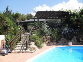 Giallonardomare-Villa con piscina